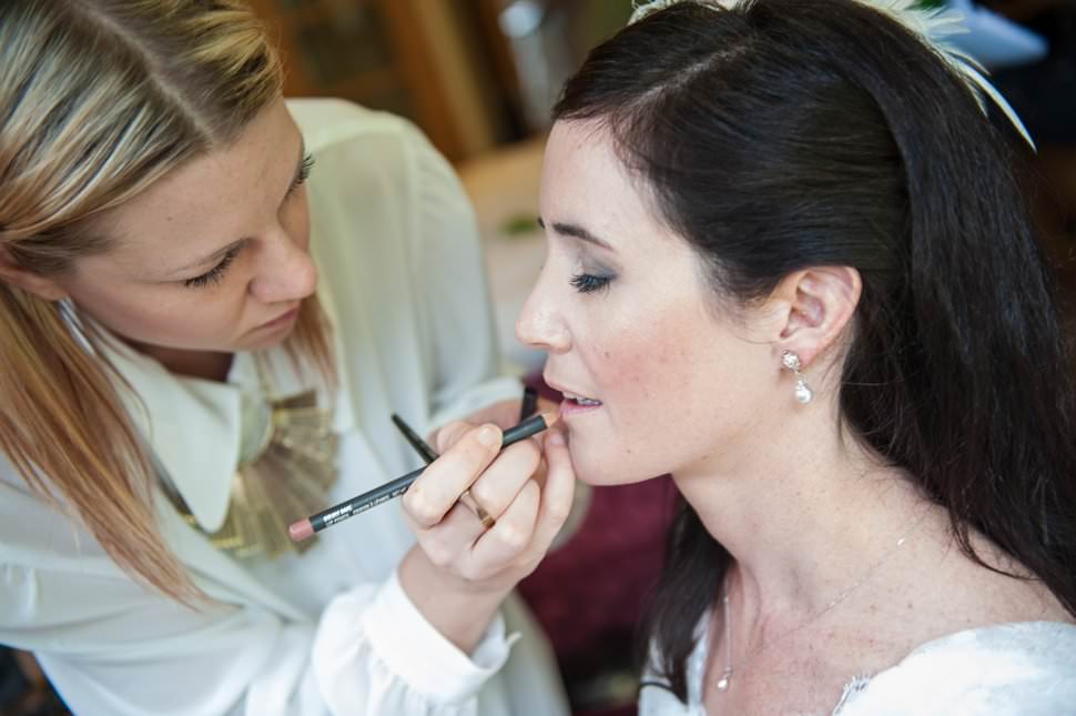 St Albans bride doing makeup