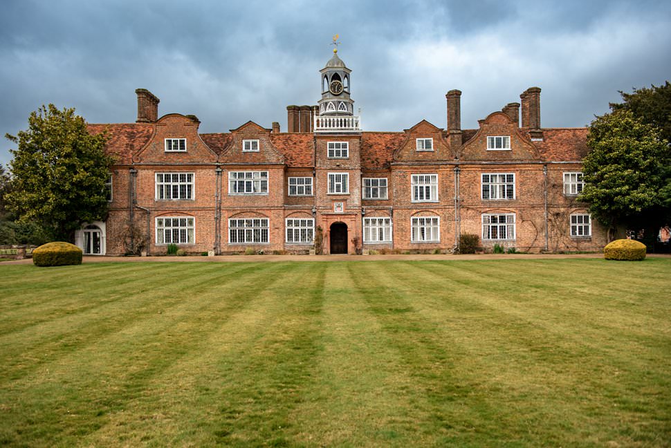 Rothamsted-Manor-wedding-venue-Tori-Deslauriers