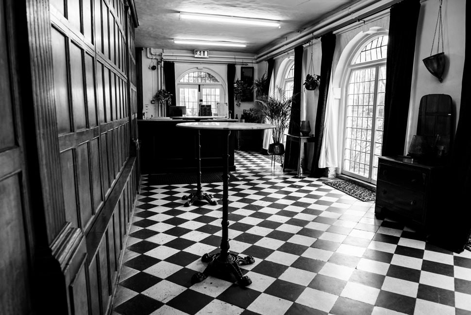Rothamsted-Manor-bar-Tori-Deslauriers